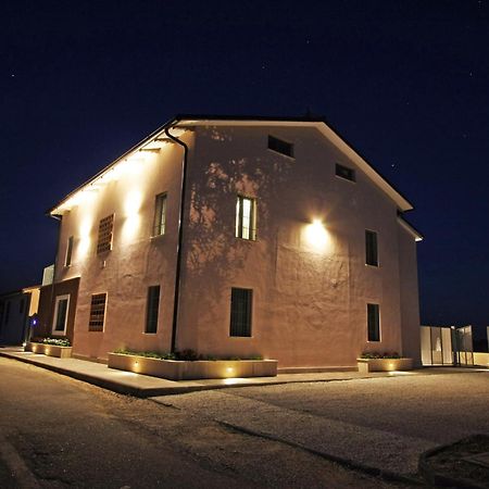 Villa La Collina Del Girasole Montecastrilli Exterior foto
