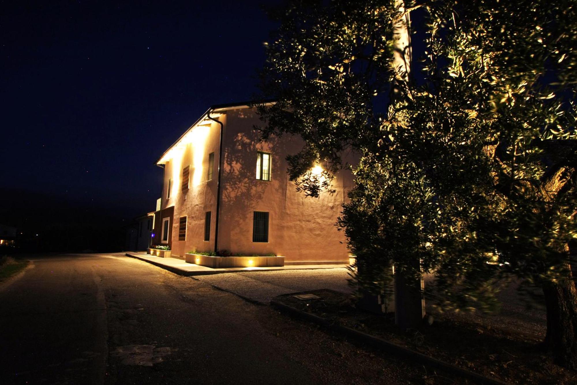 Villa La Collina Del Girasole Montecastrilli Exterior foto