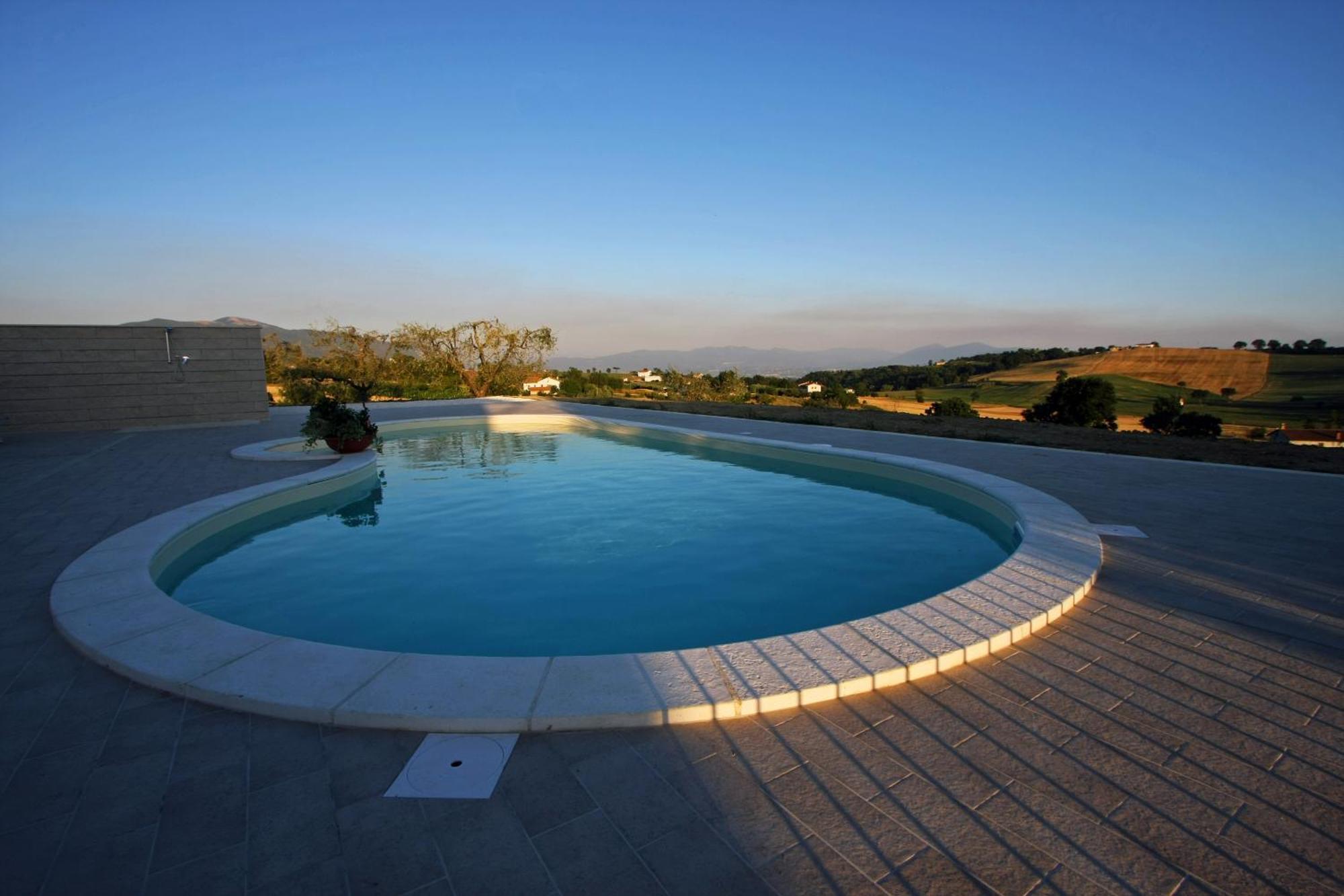 Villa La Collina Del Girasole Montecastrilli Exterior foto