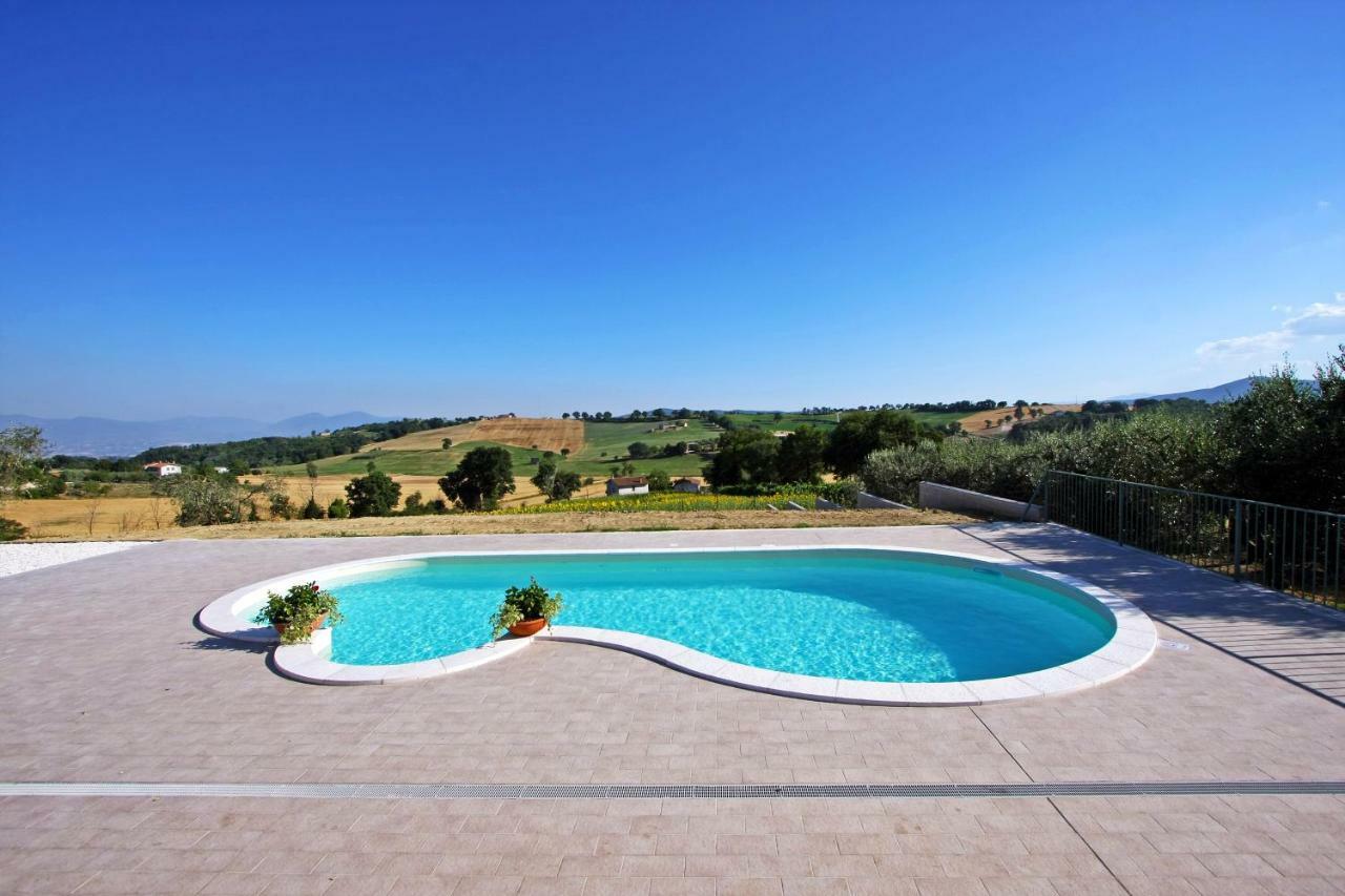 Villa La Collina Del Girasole Montecastrilli Exterior foto